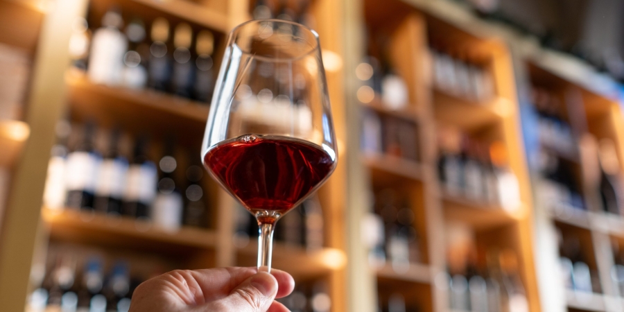 A,Mans,Hand,Holds,A,Fine,Crystal,Glass,Of,Wine A,Mans,Hand,Holds,A,Fine,Crystal,Glass,Of,Wine